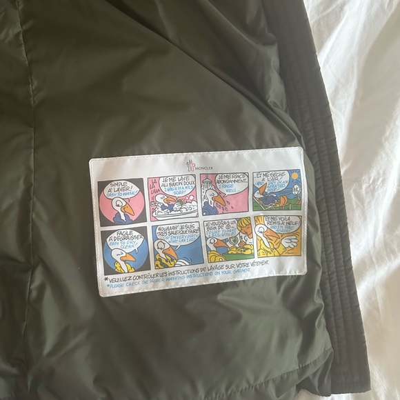 Selling a authentic Moncler Bairon Faux-Fur-Trim Vest - Picture 6 of 8